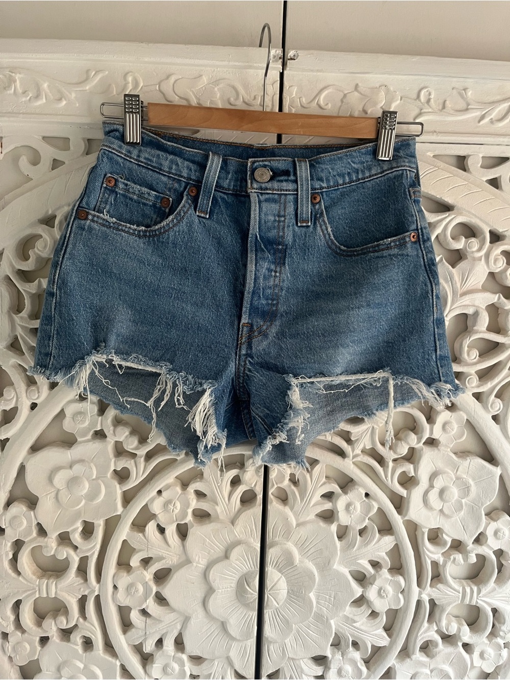 Levi’s 501 Original Distressed Denim Shorts Button Fly High Rise W24 Blue